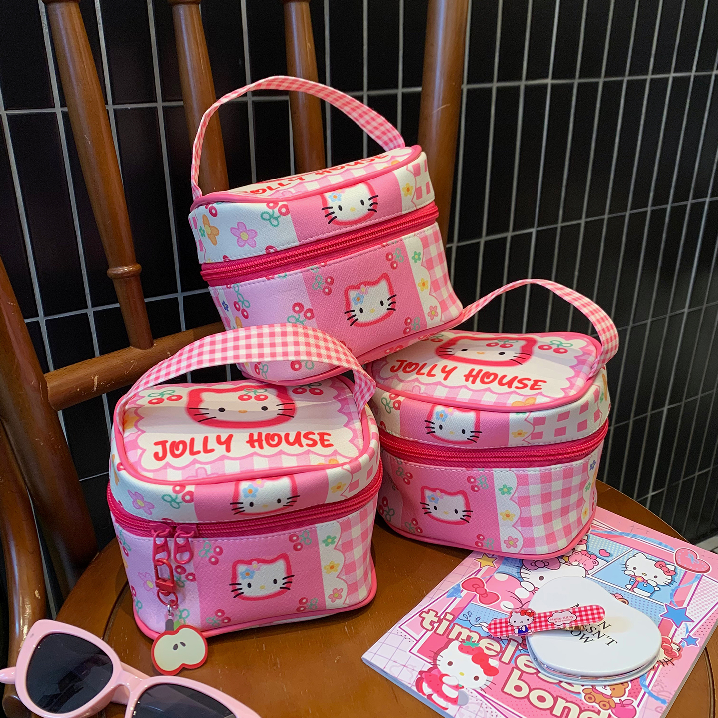 中古小型化妆包女生便携式外出小号手提包包可爱大容量旅行收纳包