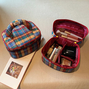 化妆包大容量旅行便携洗漱包收纳袋2025新款复古格纹分区收纳包女