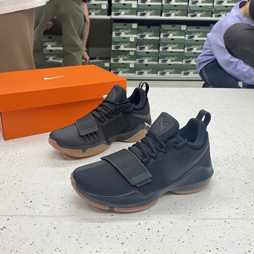 耐克PG1低帮防滑缓震篮球鞋