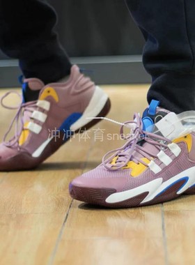 Adidas阿迪达斯 BYW Select 男子缓震防滑耐磨实战篮球鞋IE9304