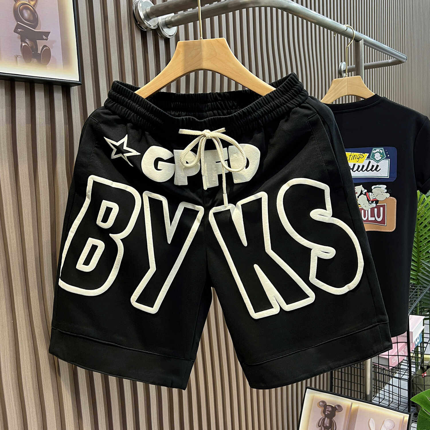 美式短裤男生夏季潮牌痞帅宽松休闲裤2026新款运动裤夏天五分中裤