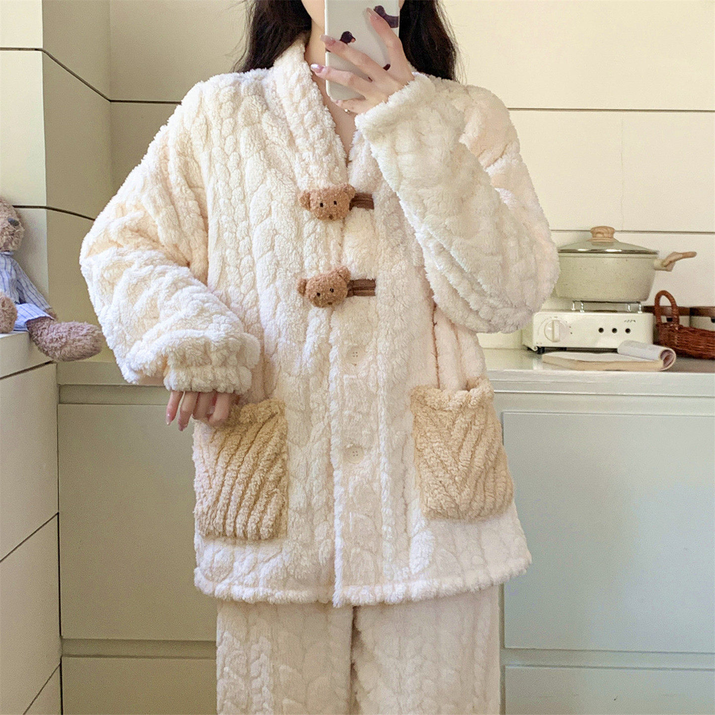 珊瑚绒睡衣女款秋冬季2026新款加厚保暖法兰绒小熊冬天家居服套装