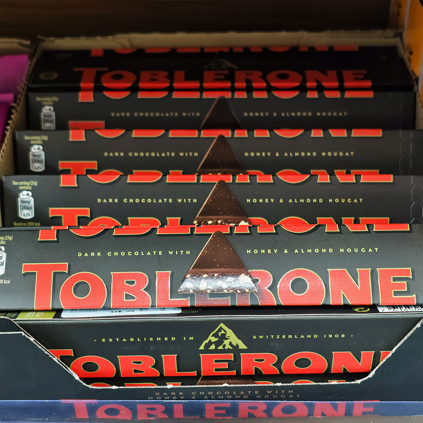 进口Toblerone瑞士三角黑巧克力蜂蜜杏仁味巴旦木100g 糖果小零食