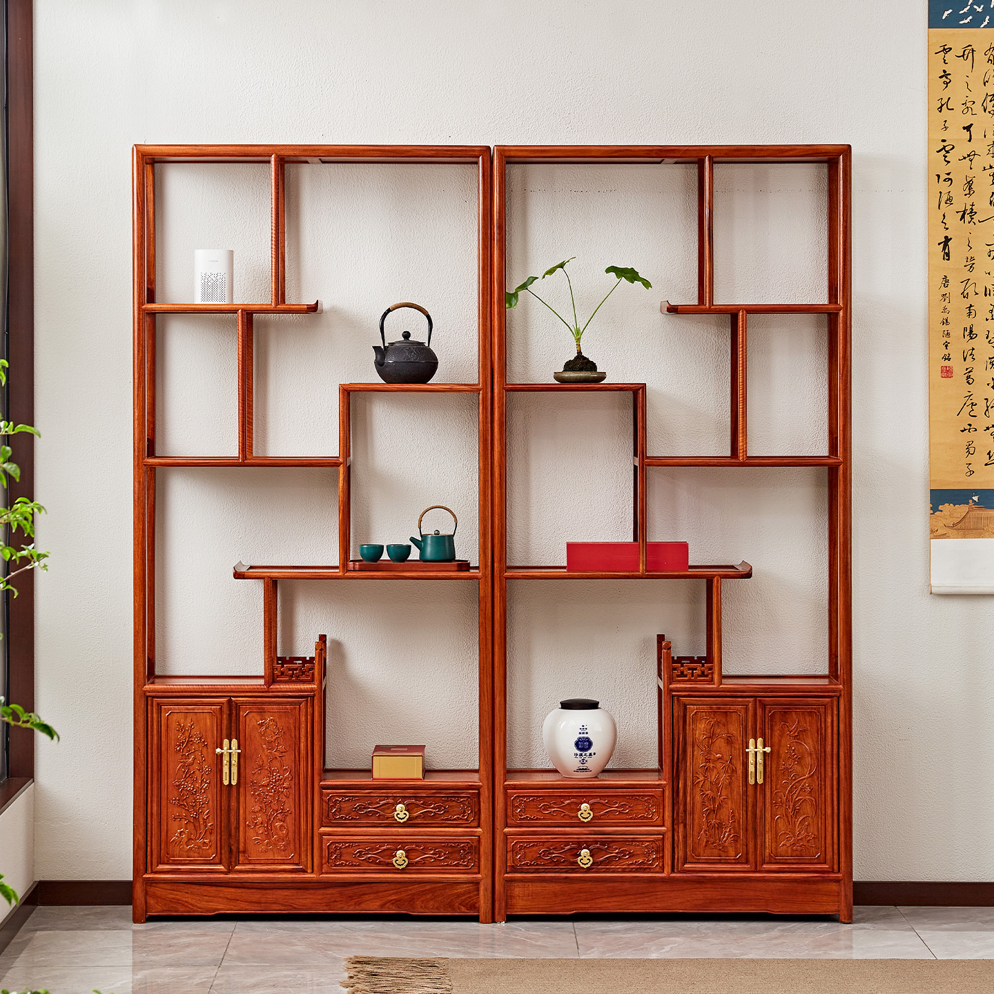 花梨木中式刺猬紫檀隔断博古架