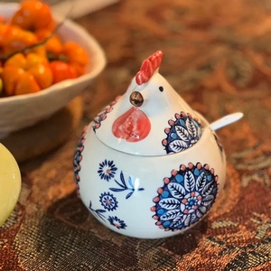 小鸡调料罐创意带盖带勺釉下彩手绘调料盒厨房家用陶瓷调味罐