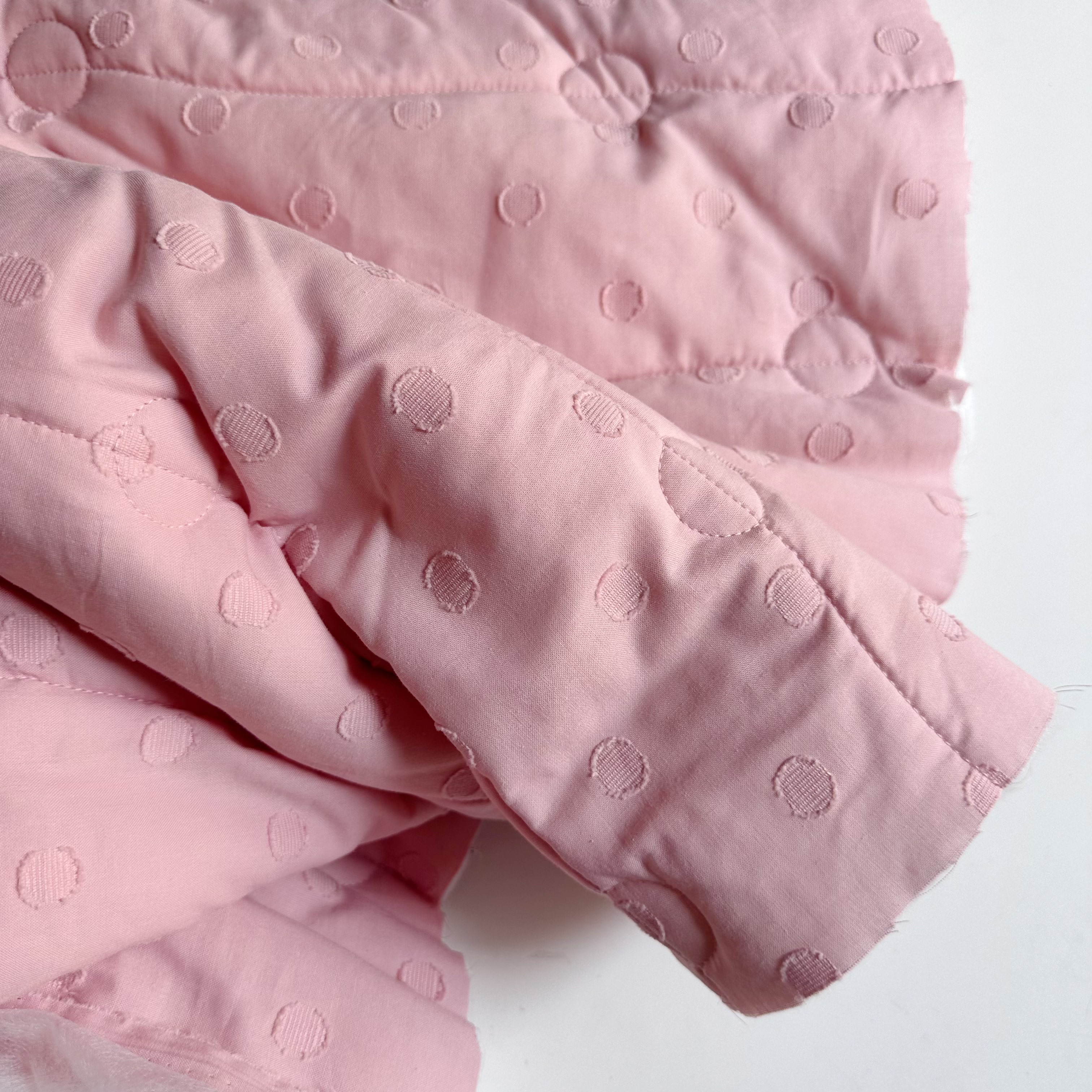 全棉皮粉色波点提花夹棉绗棉 厚型布料衬衣裙子面料一米500克,居家布艺,海绵垫/布料/面料/手工diy,淘宝优惠券,粉丝福利购,淘宝优惠卷