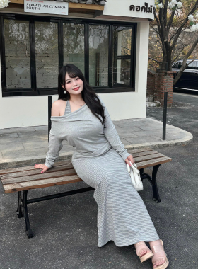 Babes【心动符号】大码微胖mm条纹挂脖连衣裙荡领上衣大码套装女