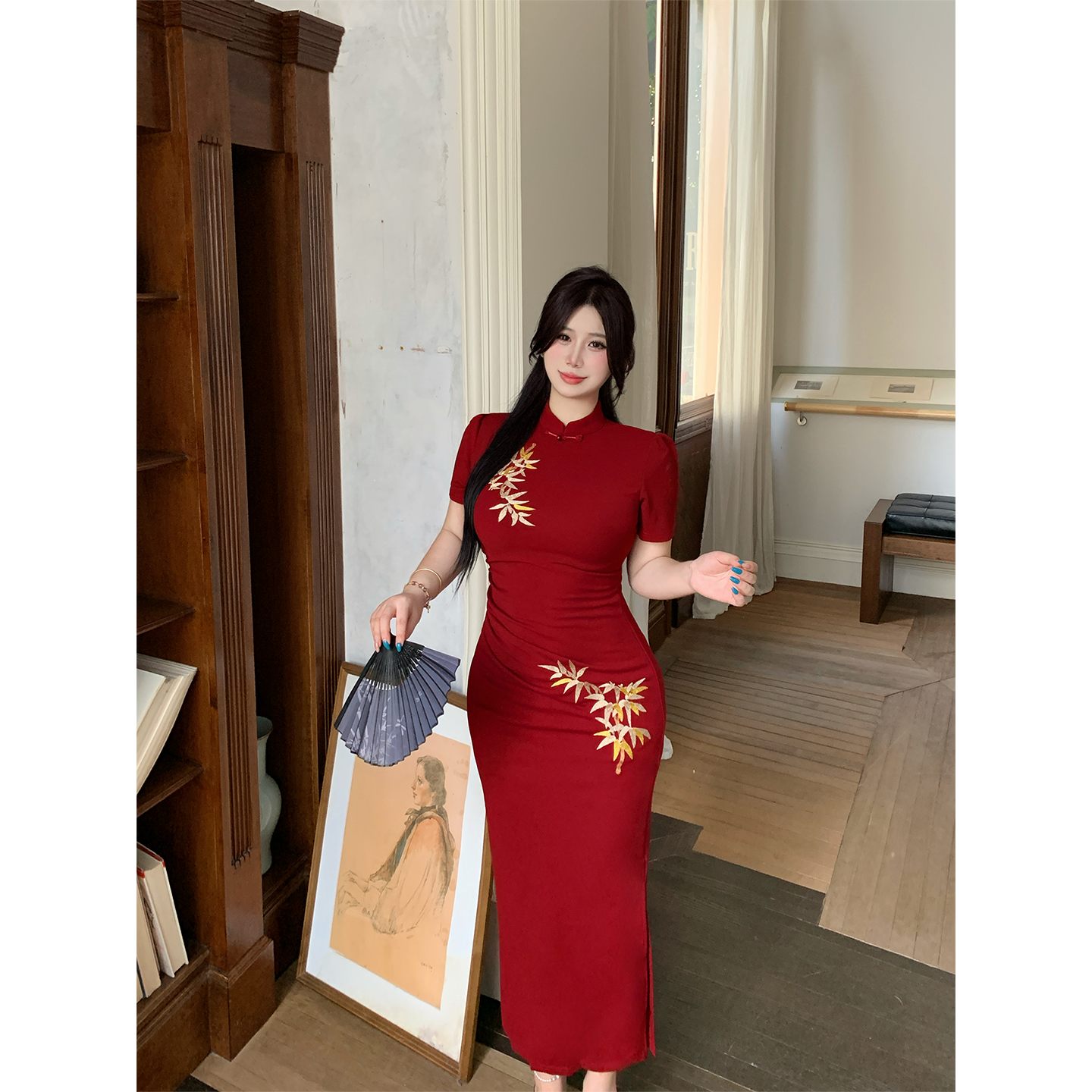 显瘦‘’新中式国风红色旗袍‘’