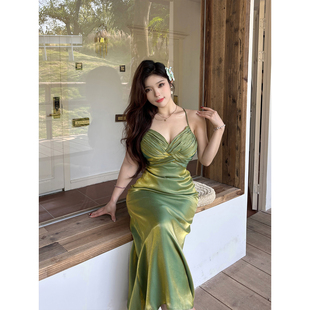 法式 大码 绿色缎面吊带连衣裙鱼尾包臀挂脖裙女 绿野仙踪 Babes