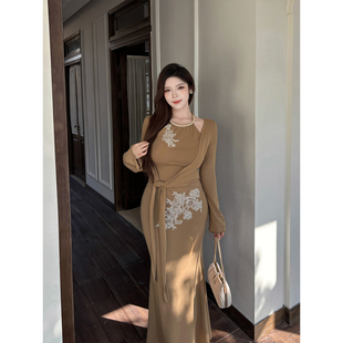 辣妹设计感假两件挂脖高腰显瘦包臀鱼尾裙 大码 Babes 暖调午后