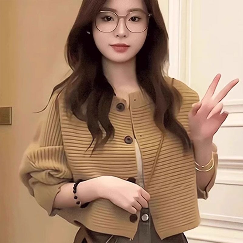 小香风短款外搭针织毛衣开衫女蝙蝠袖外套女早秋新款洋气穿搭薄款