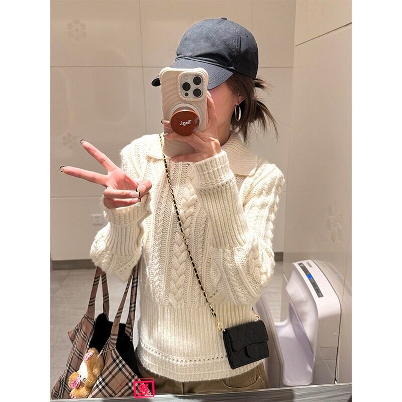 白色翻领麻花毛衣女秋冬季新款设计感收腰内搭打底针织衫加厚上衣