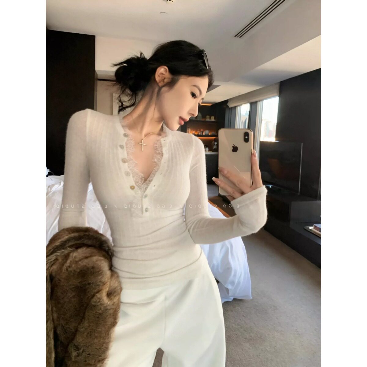 纯欲风白色蕾丝v领打底衫女春秋修身显瘦长袖针织衫辣妹内搭上衣