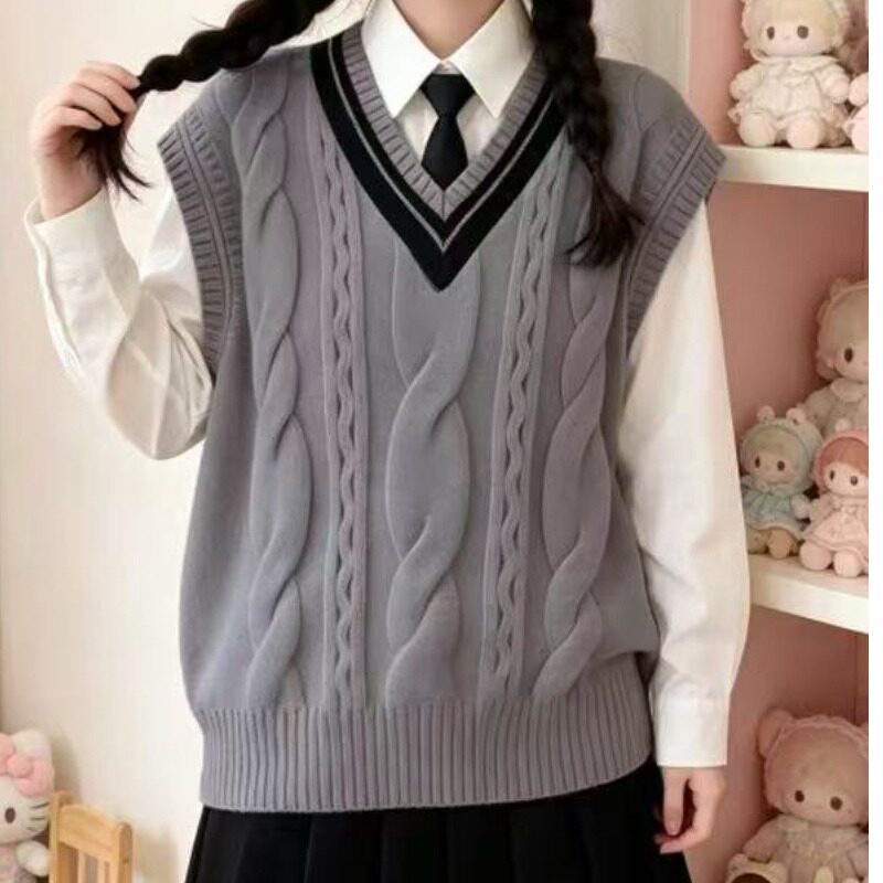 日系学院风JK少女穿搭灰色麻花针织马甲V领毛衣女学生