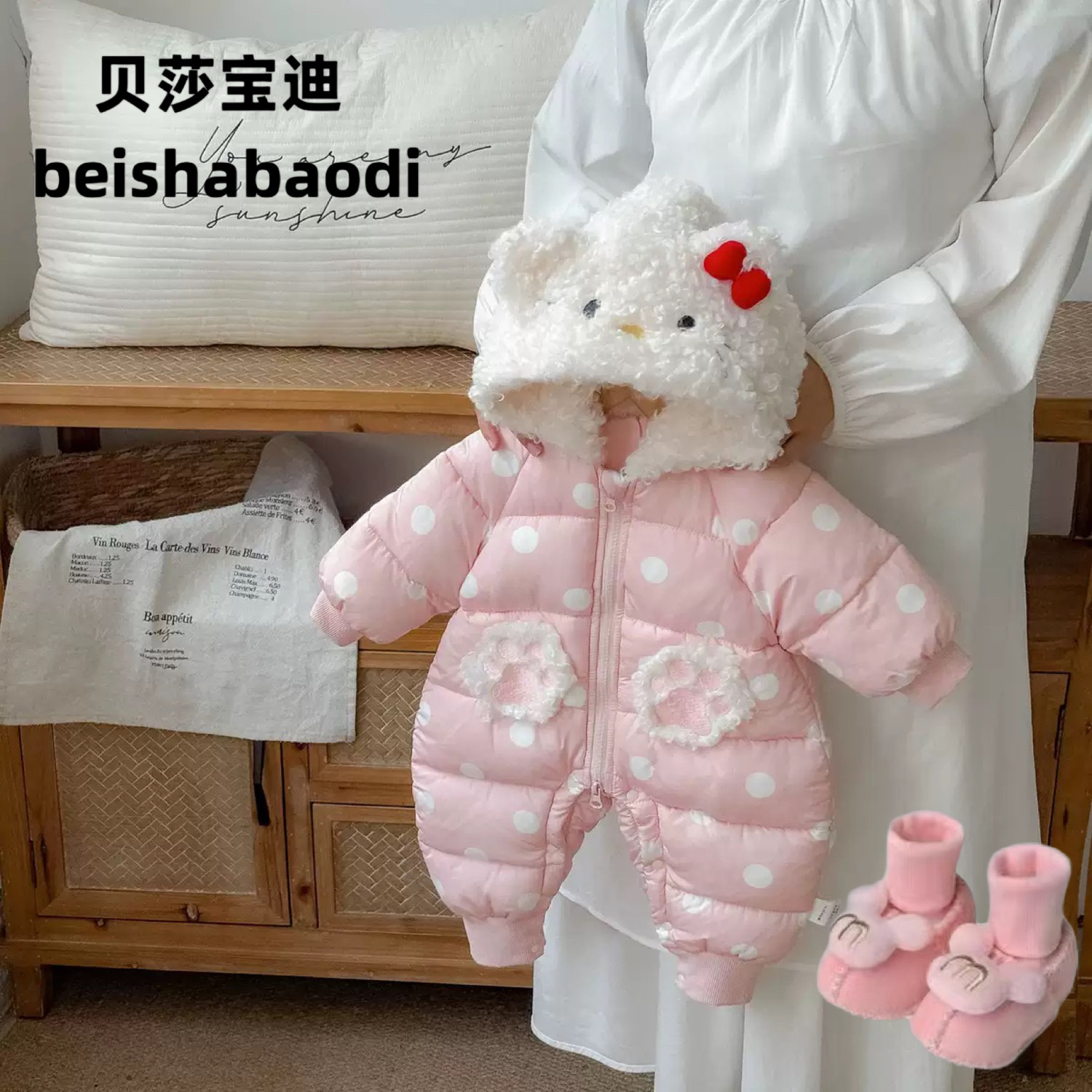 小月龄婴儿棉服哈衣冬季加厚连帽爬服女宝宝超萌洋气圆点连体衣服