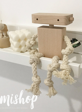 北欧同步实木儿童房机器人摆件