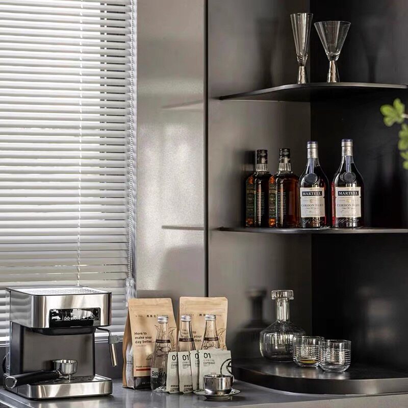 简约现代售楼处样板房厨房吧台酒柜装饰咖啡机仿真酒道具装饰摆件