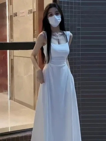 法式高级感简约气质方领纯棉白色连衣裙夏季中长款褶皱收腰背心裙