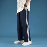 藏青色