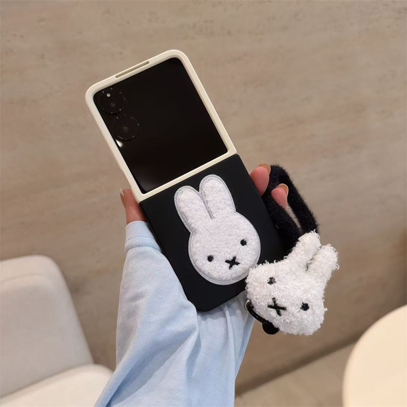 毛绒白兔折叠屏手机壳