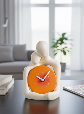 现代简约创意人物时钟摆件