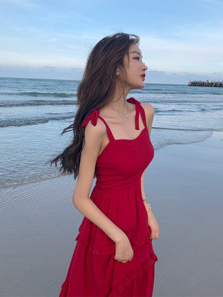 三亚绝美沙滩裙女海边度假超仙穿搭2025新款高端小个子红色连衣裙