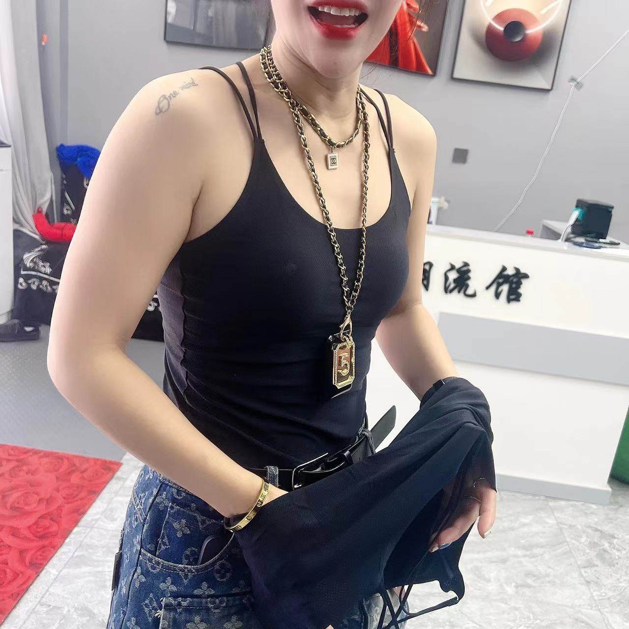 春姐精选：夏季时尚女款塑形弹力背心吊带
