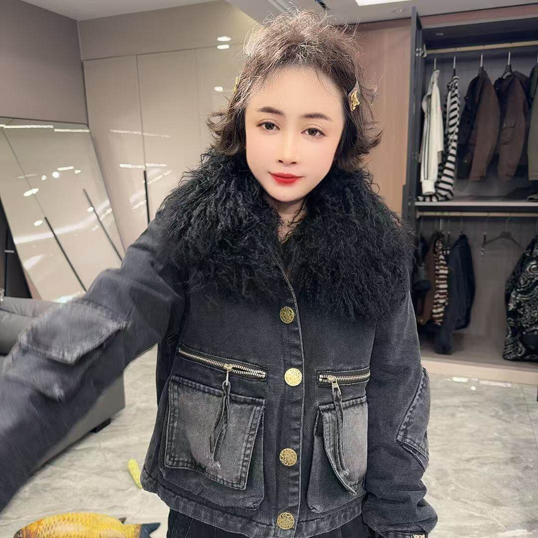 羊羔毛领大兜牛仔夹棉短外套