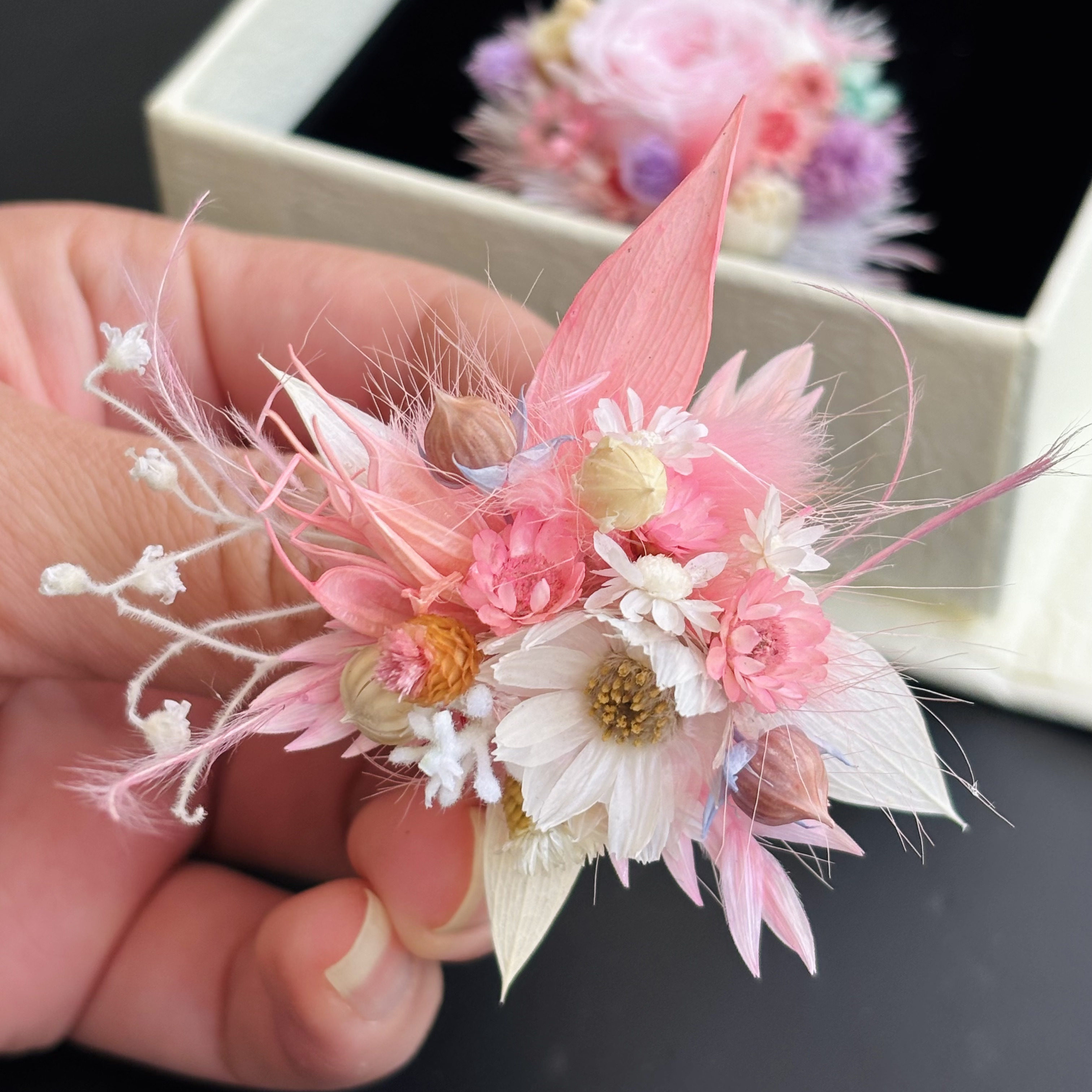 情侣对戒成品樱花粉永生花戒指浪漫婚礼仿真花朵拍照出片结婚道具图片