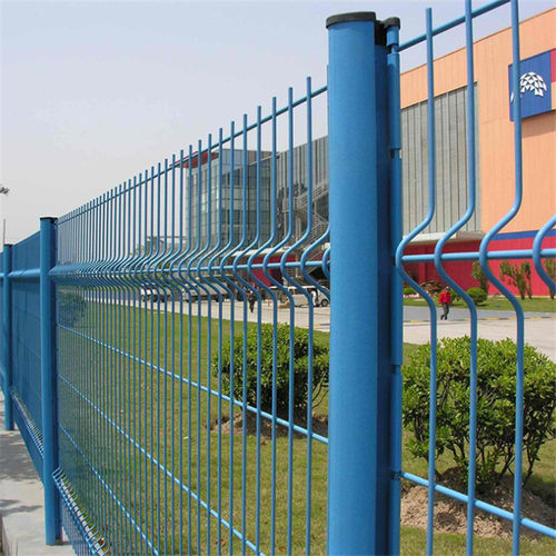 铁丝网围栏型柱护栏网工厂小区围墙防护网公路护栏网圈地桃