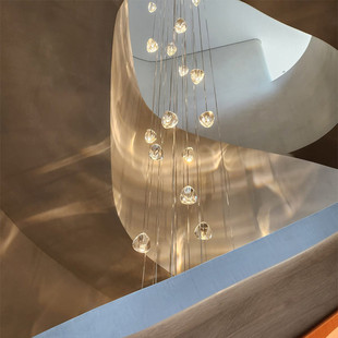 意大利楼梯吊灯2024新款 楼旋转楼梯间灯 设计师水滴灯酒店别墅复式