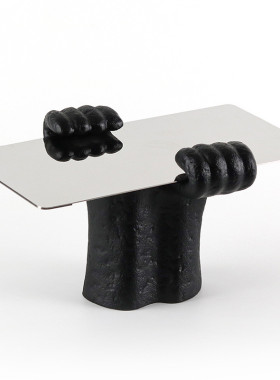 热销现代抽象托盘双手托举设计师客厅茶几样板间软装饰品创意收纳