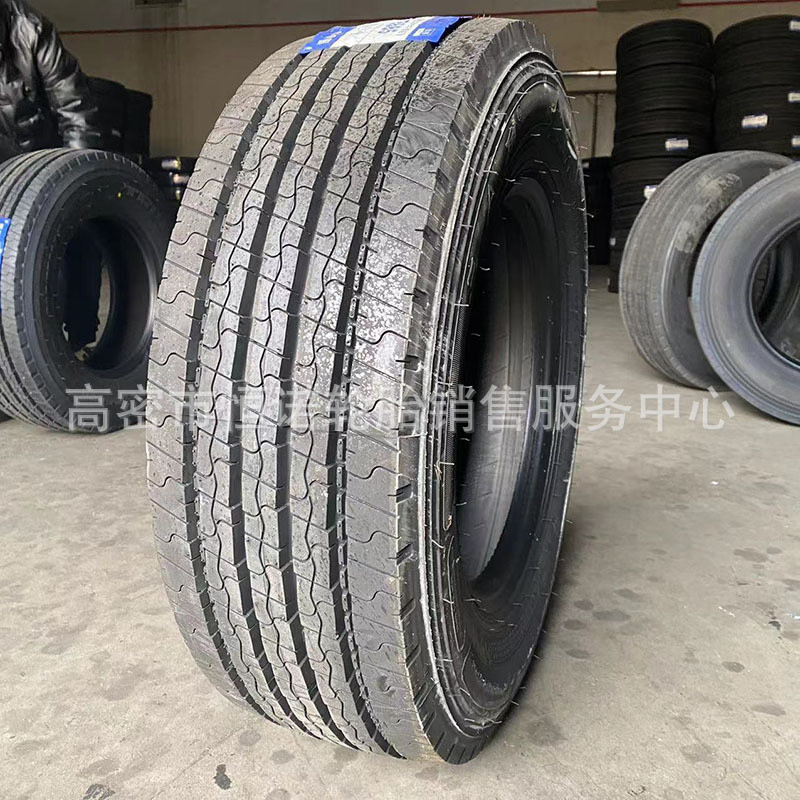 热销全钢真空卡货车轮胎三角245/70r17.5校车平板车花纹tr685轮胎