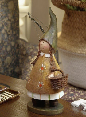 油画风格提篮花裙尖帽子森林女孩树脂装饰摆件情人送礼毕业季礼物