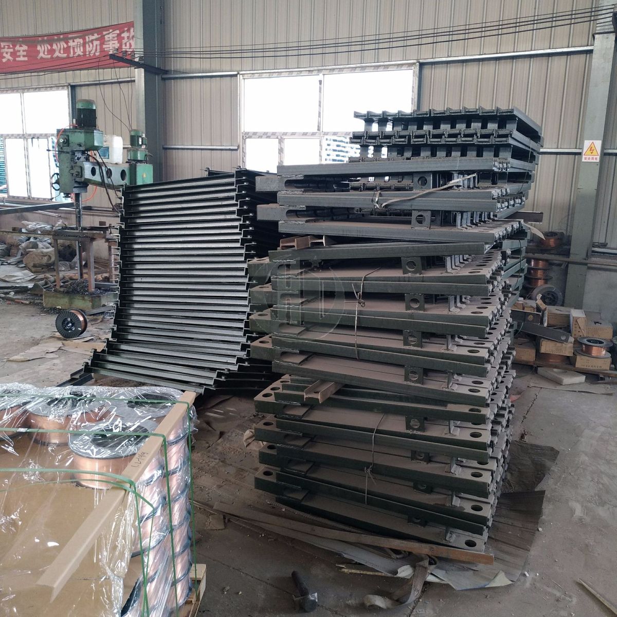 热销厂家生产贝雷架贝雷片321型雷贝片支撑架贝雷桥面板