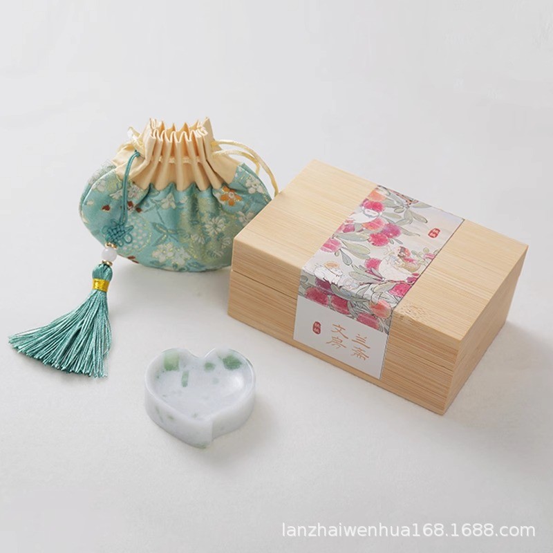 玉桃天然翠玉玉石可爱桃子笔搁笔墨镇纸墨水添碟文房四宝砚台小