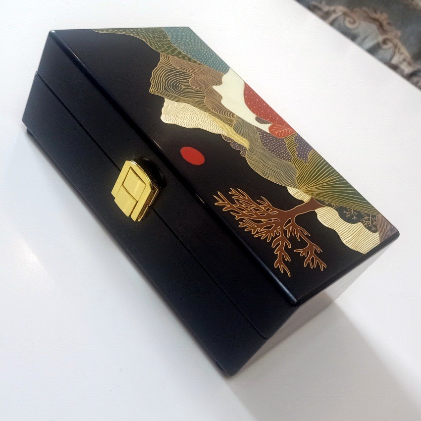 热销推光漆器首饰盒金盒结婚礼木质手绘勾金丝莳绘欧式婚礼饰品收