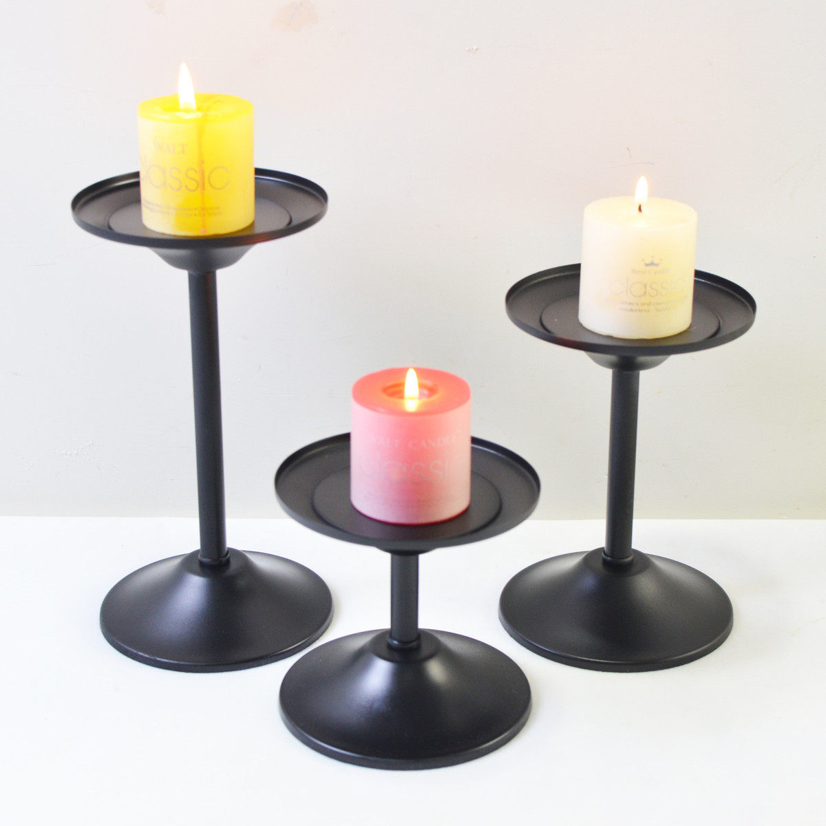 宜美世家圣诞烛台喇叭平面黑色金属铁艺复古托盘蜡烛底座铁柱烛台