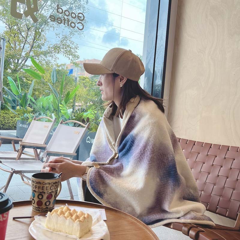 多功能披肩多莉羊绒懒人沙发盖毯保暖办公室被子盖腿披风多功能毯