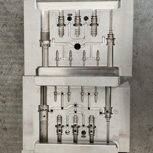 热销厂家供应高精度磨成形注塑abs电器生产加工塑铸件铸造机床数