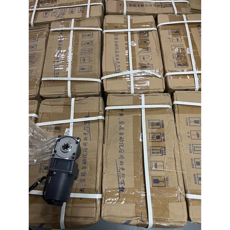 现货供应中大直角调速电机4IK25RGN-C4GN30RC输送线调速器电机