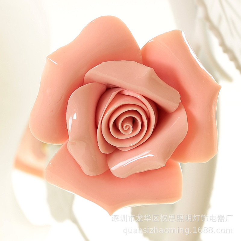 房现代简约创意时尚公主供应台灯浪漫温馨卧室婚庆装饰玫瑰花台灯