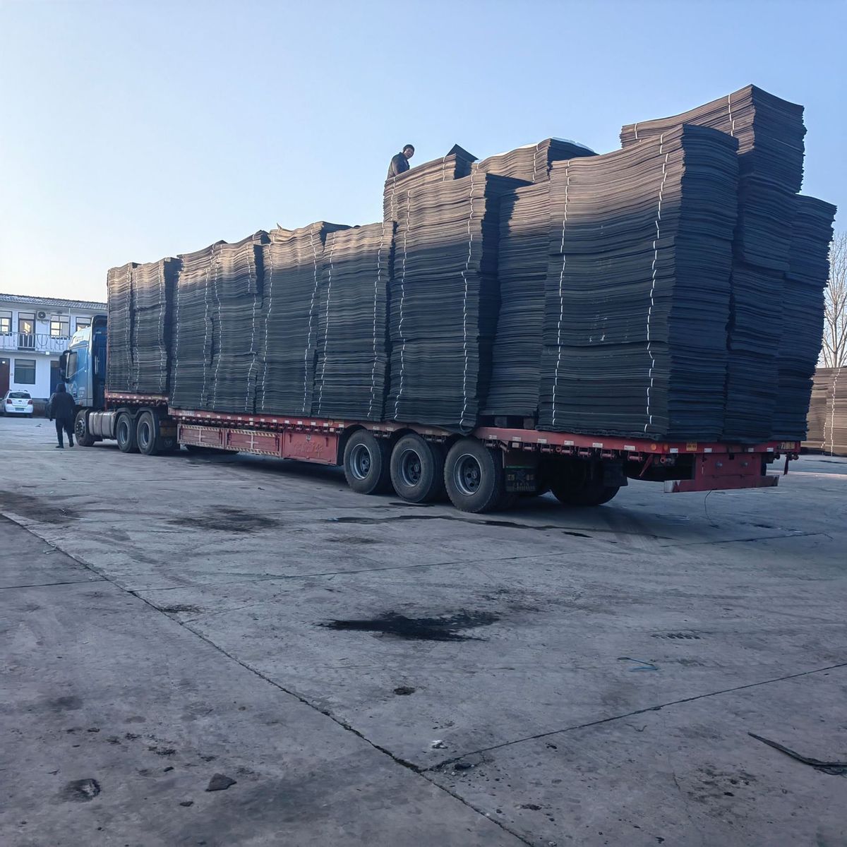 热销厂家批发聚乙烯泡沫板闭发泡高密度桥梁填缝聚乙烯低孔泡沫板