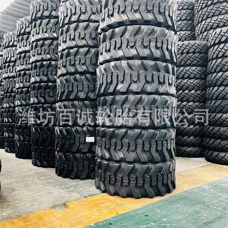 滑移装载机轮胎12-16.5 L-2人字除雪车扫路机轮胎14-17.5 10-16.5