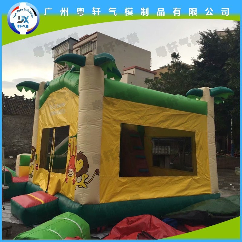 热销小屋气球飞屋厂家打卡森林大型户外游乐园林中小屋道具蹦床