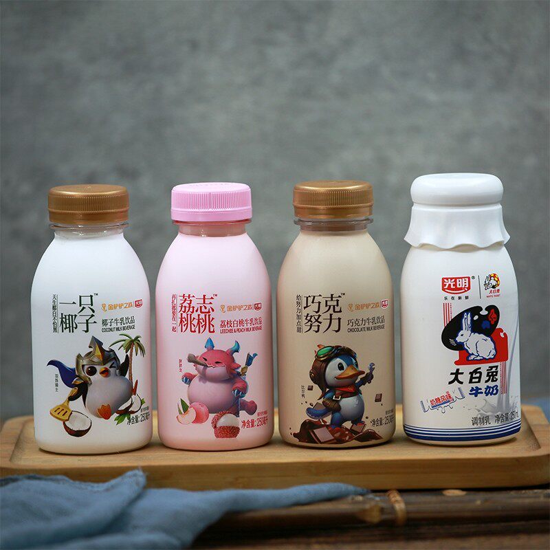 速发光明大白兔一只椰子牛乳饮品牛奶250ml/瓶巧克力饮料蛋白蔗糖
