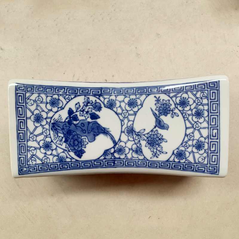 热销复古青花瓷客厅摆件陶瓷枕头电视柜陶瓷装饰新中式玄关博古架