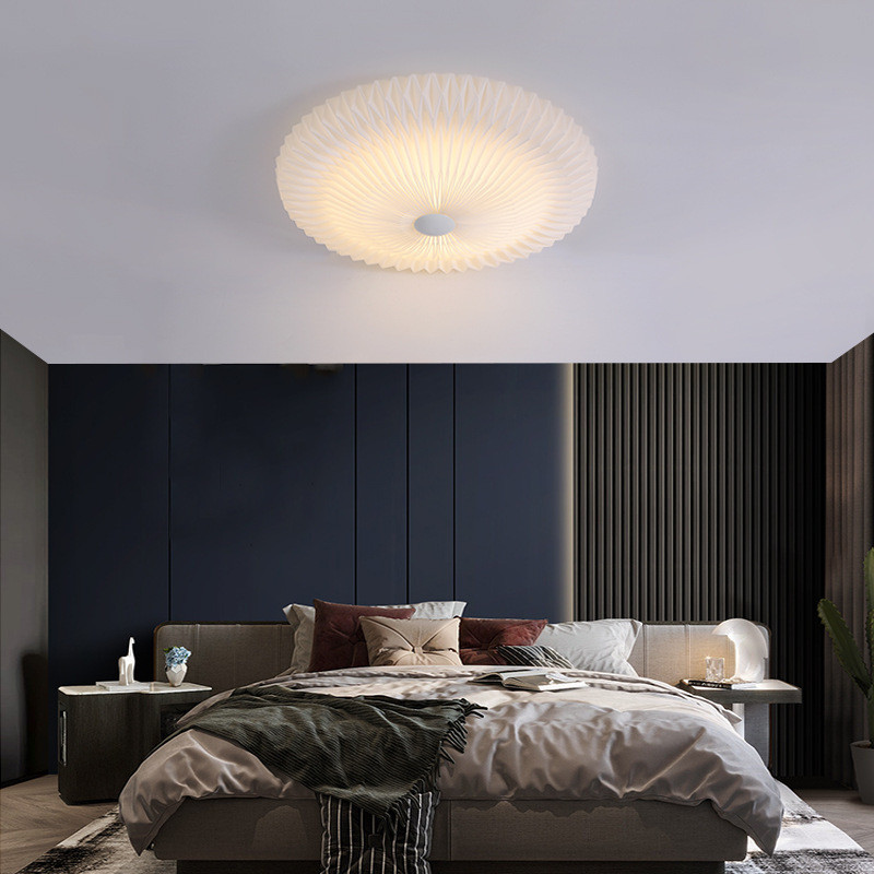 北欧主卧室灯温馨浪漫新款奶油灯具创意现代简约客厅吸顶灯房间风