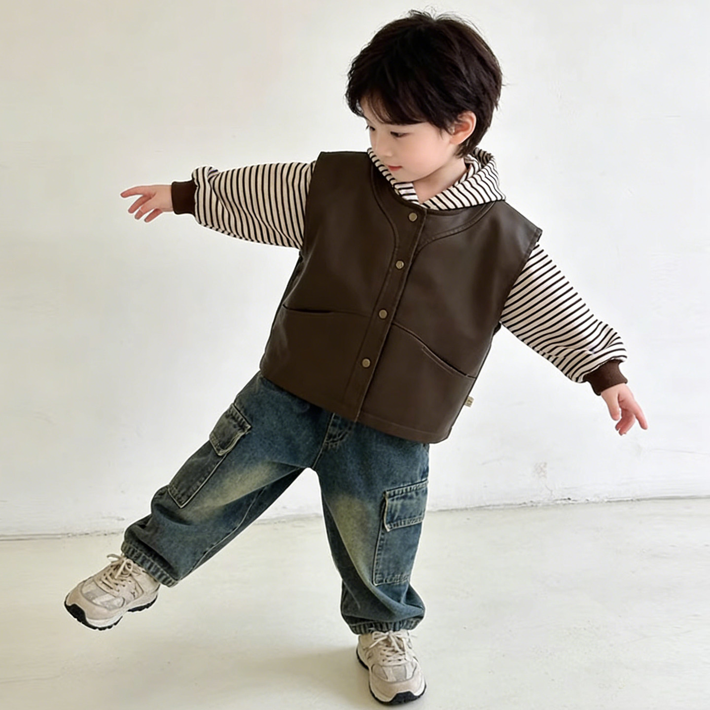 男童春秋套装2026新款儿童衣服时髦宝宝皮衣马甲三件套卫衣童装潮