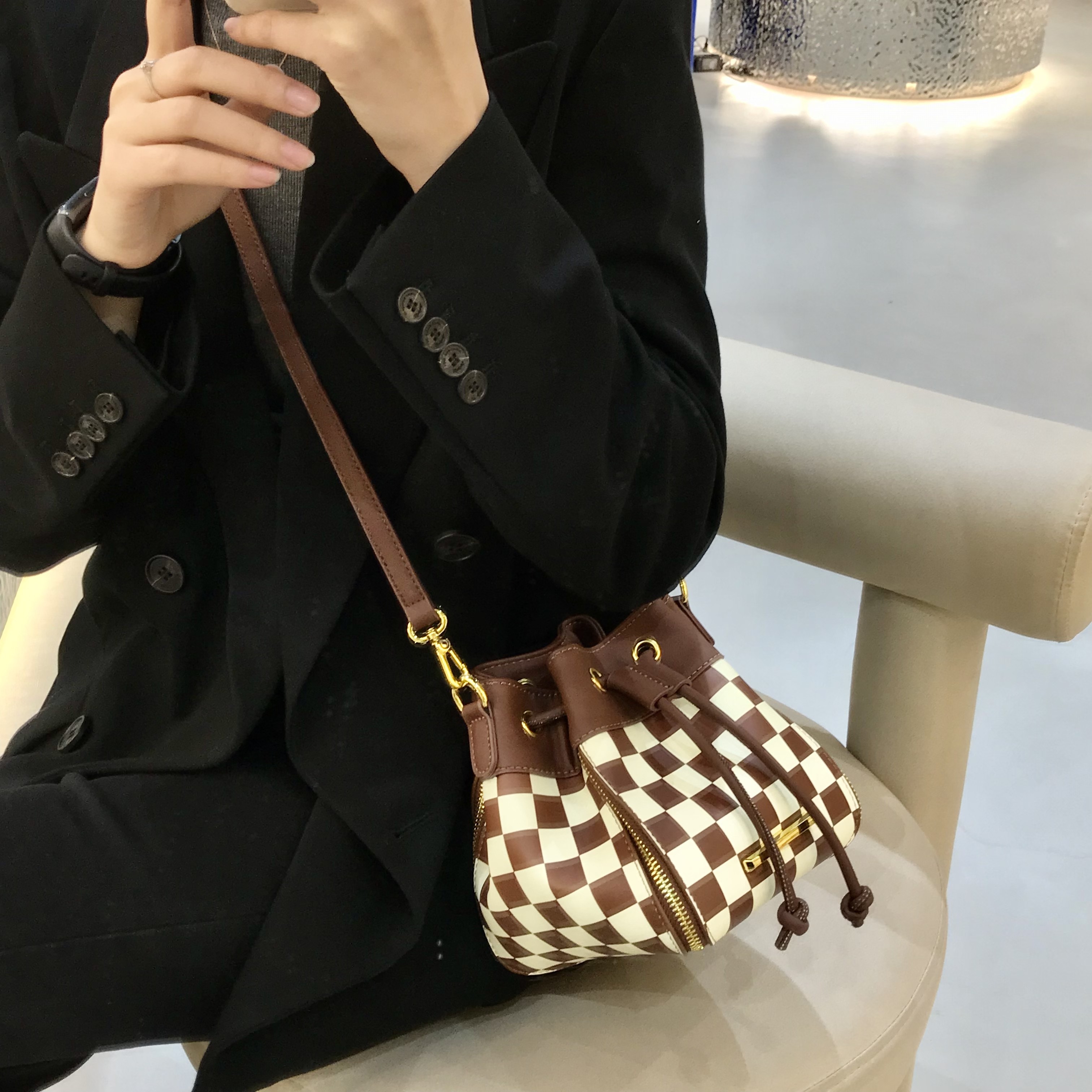 【淘女郎专享】方块字 欧美风时尚水桶包单肩斜挎潮包PD19015